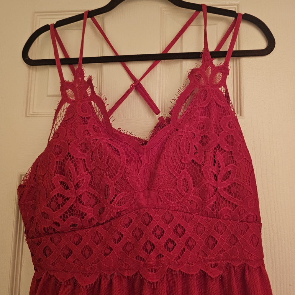 Women's Red Lace Peplum Cami Top - Picture 5 of 6